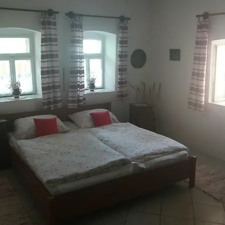 Nyaraló árpád